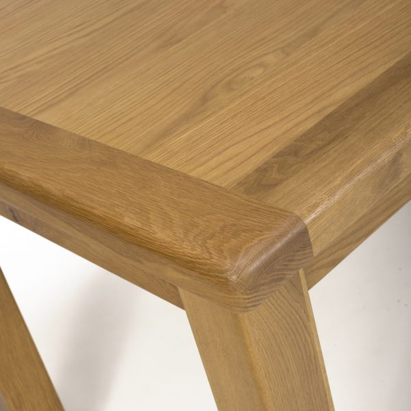 Hampshire oak medium extending table - Image 5