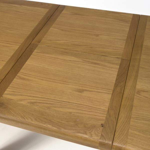 Hampshire oak medium extending table - Image 6