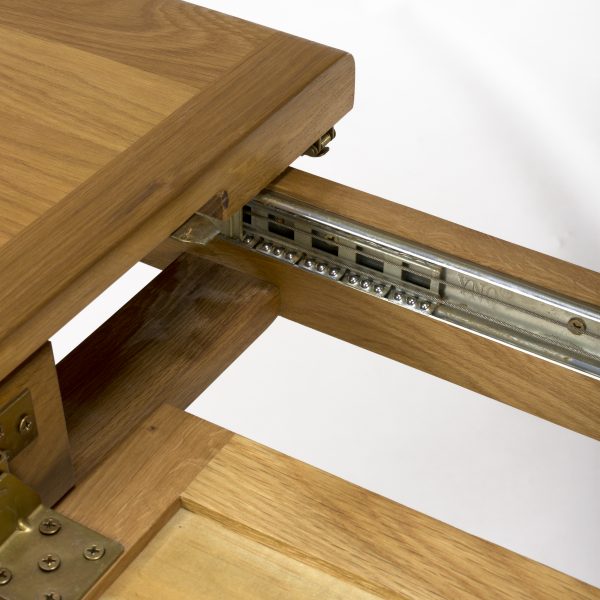 Hampshire oak medium extending table - Image 7